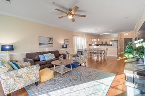 Condo, 3 Bedrooms | Living area