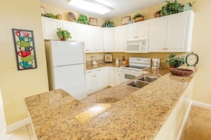 Condo, 2 Bedrooms | Private kitchen