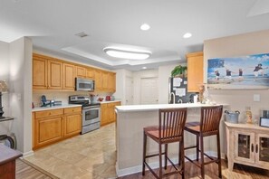 Appart'hôtel, 3 chambres | Cuisine privée