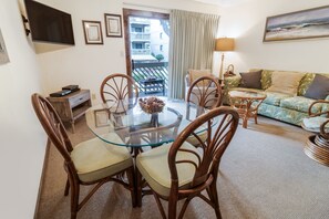 Condo, 1 Bedroom | Living area