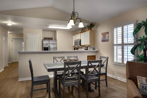 Condo, 3 Bedrooms | Dining