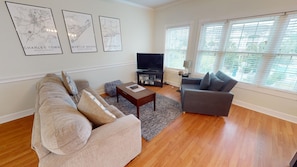 Condo, 1 Bedroom | Living area