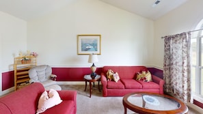 Condo, 1 Bedroom | Living area