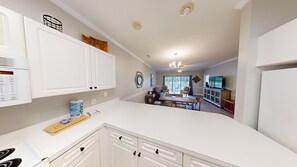 Apartment, 2 Schlafzimmer | Eigene Küche | Kühlschrank, Ofen, Wasserkocher mit Kaffee-/Teezubehör, Toaster