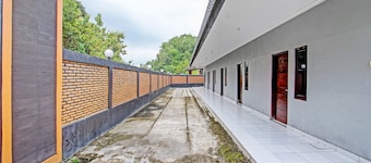 OYO 92289 Hotel Aji Kusuma