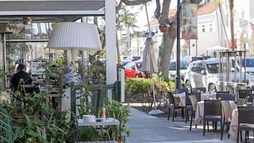 House, 2 Bedrooms | Outdoor dining