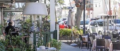 House, 2 Bedrooms | Outdoor dining