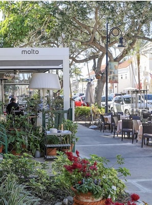Apartment, 3 Bedrooms | Outdoor dining