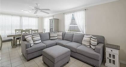 Fall In Naples Hot Tub On 107th 3 Bedroom Home