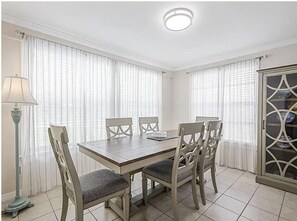 House, 3 Bedrooms | Dining