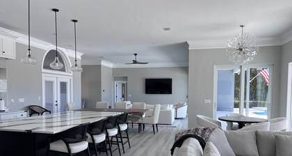 Fall In Naples - Game Room Pvt Pool Hot Tub Impeccable Decor 3 Bedroom Home