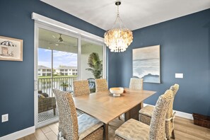 Condo, 3 phòng ngủ | Khu ăn uống