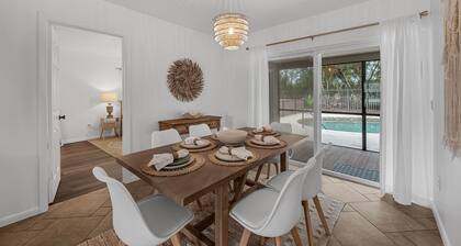 Naples Henrie Hideaway - Private Pool, Pet Friendly 12 Mins From Beach & Downtown 3 Bedroom Home