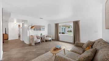 Rumah, 3 kamar tidur | Area keluarga | Smart TV