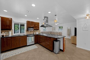 Rumah, 3 kamar tidur | Dapur pribadi | Lemari es, oven, mesin pembuat kopi/teh, dan pemanggang roti