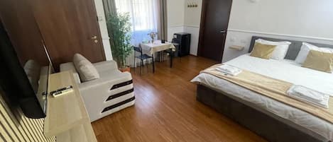 アイロン / アイロン台、WiFi (無料)