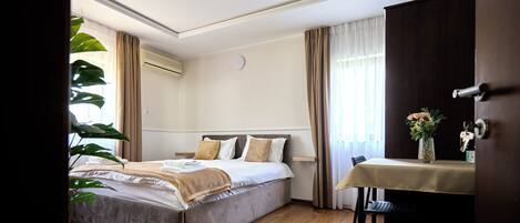 Iron/ironing board, free WiFi