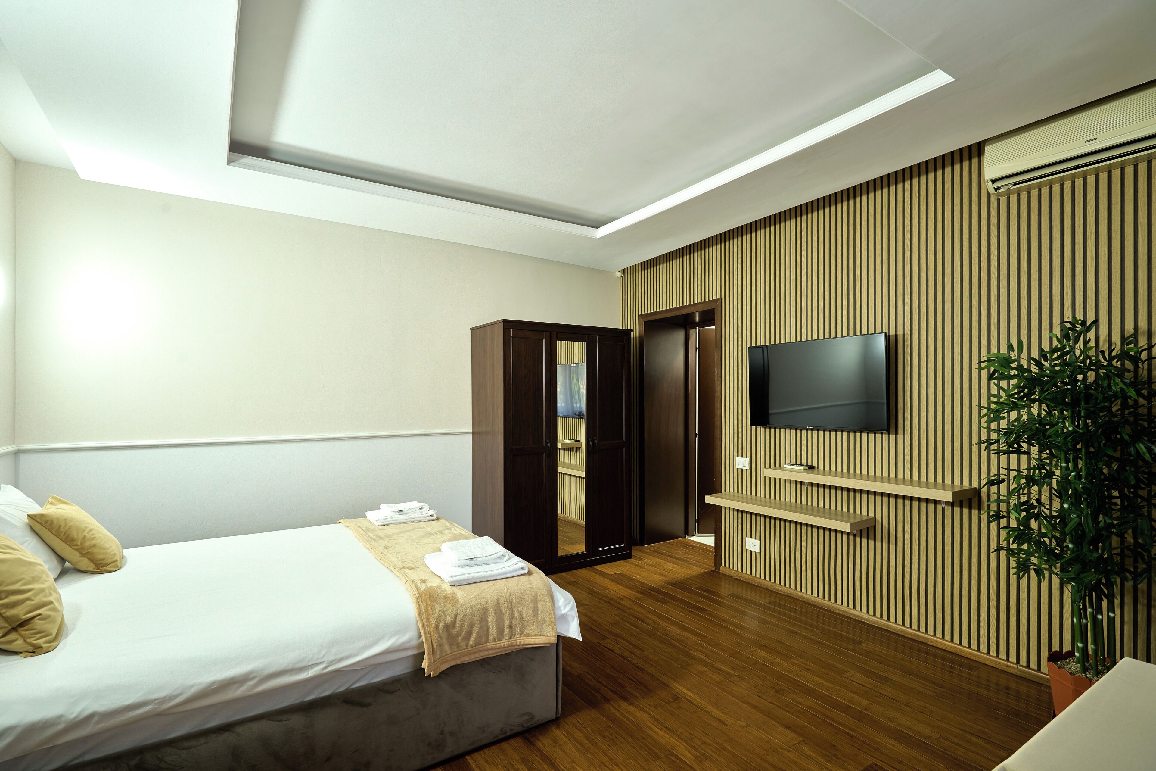 Habitación doble Deluxe | Tabla de planchar con plancha y wifi gratis 