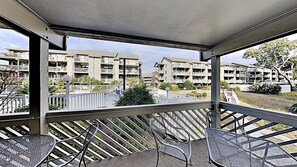 Condo, 2 Bedrooms | Property grounds