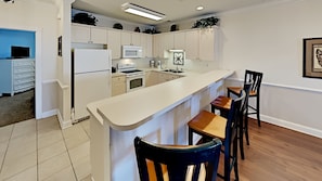 Condo, 3 Bedrooms | Private kitchen