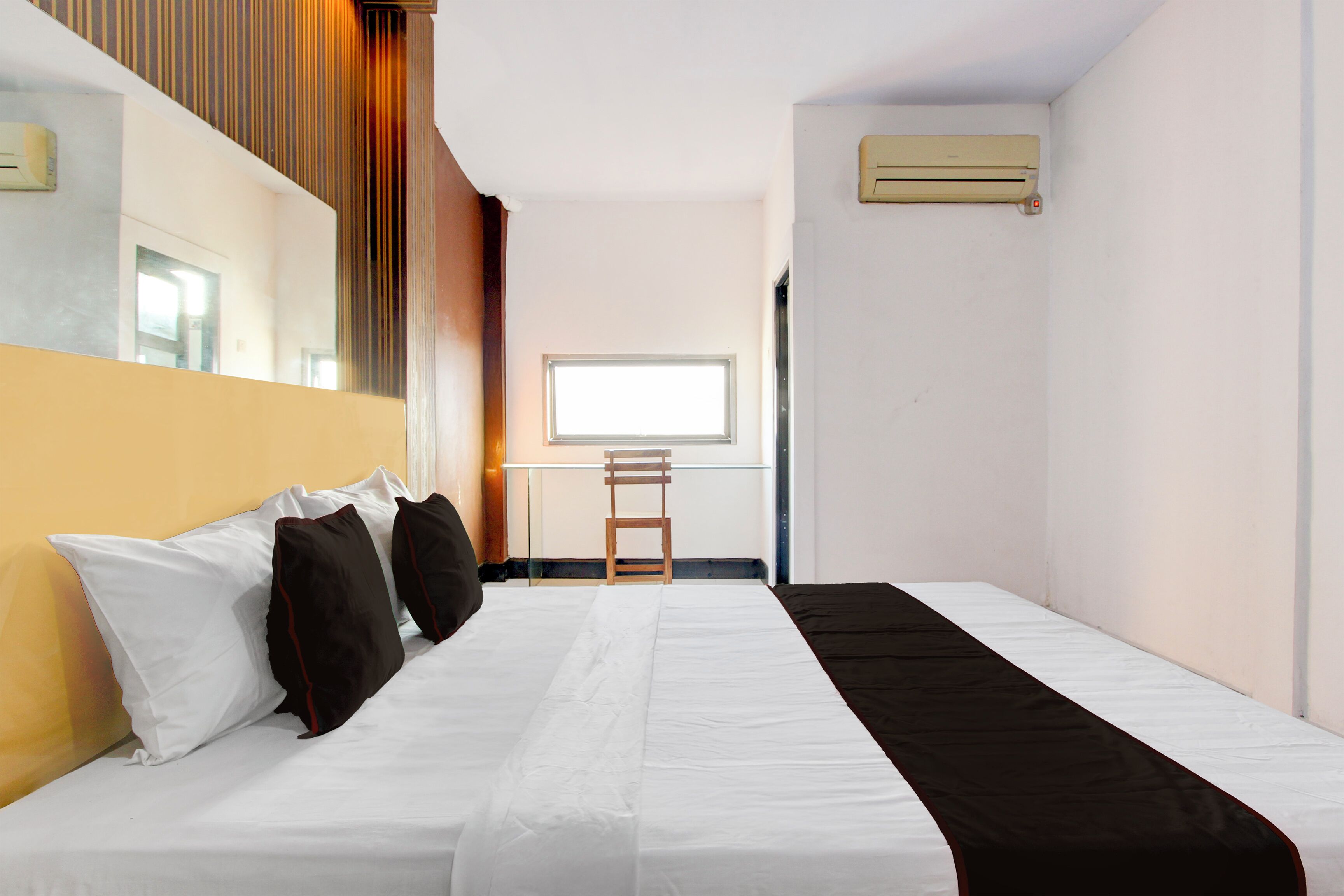 Deluxe Double Room | Desk, free WiFi, bed sheets