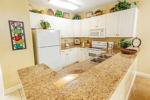 Condo, 2 Bedrooms | Private kitchen