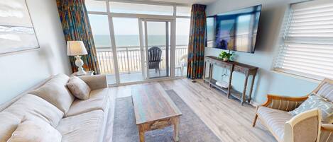 Condo, 2 Bedrooms | Living area