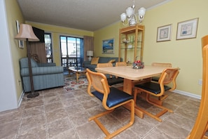 Condo, 3 Bedrooms | Dining