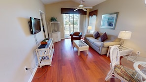Condo, 2 Bedrooms | Living area