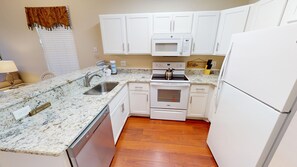 Condo, 2 Bedrooms | Private kitchen