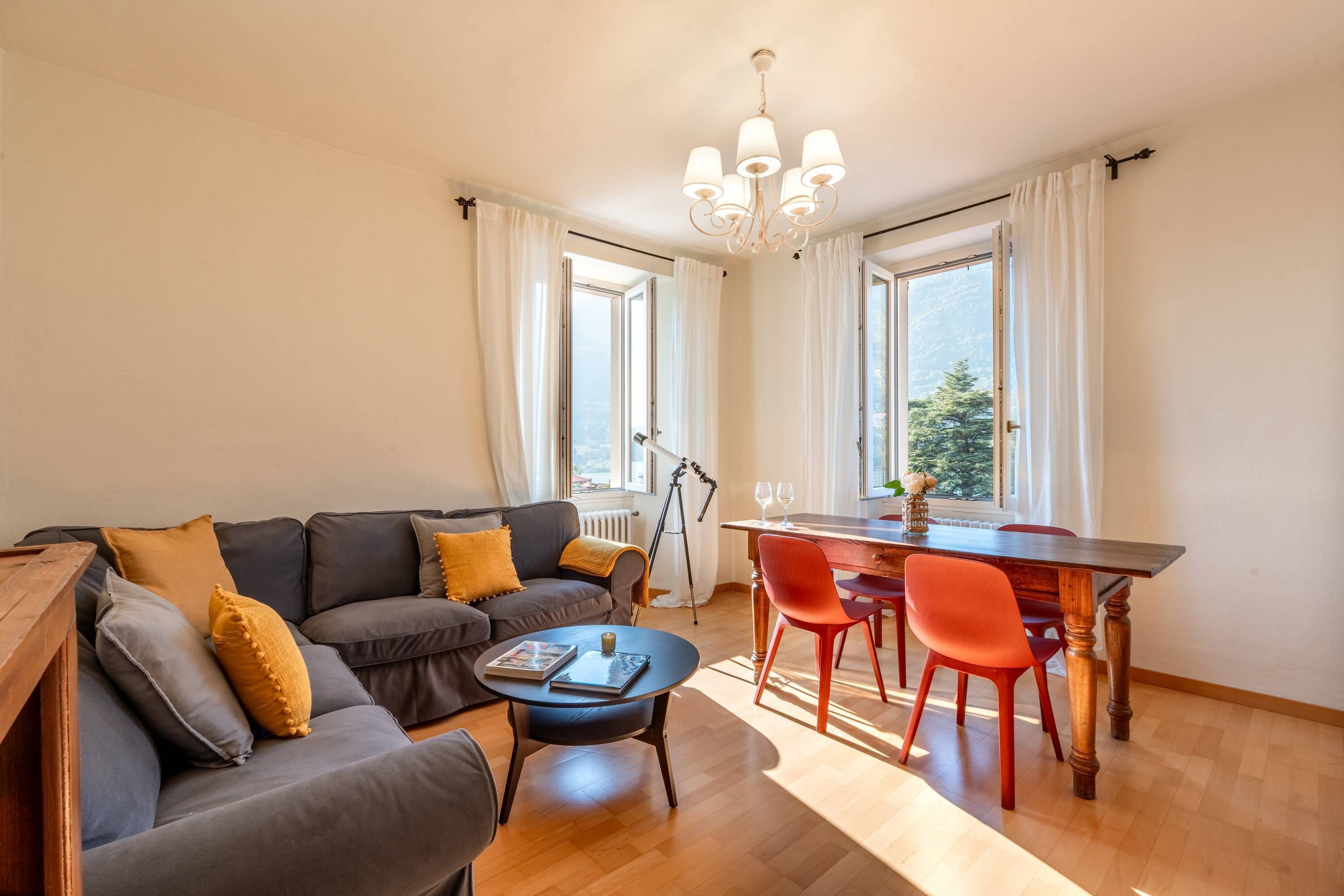 公寓, 湖景 | 高档床上用品、羽绒被、熨斗/熨衣板、婴儿床