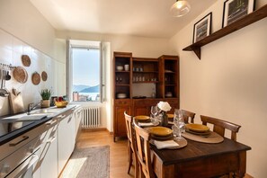 Apartment, Lake View