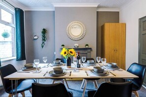 Apartment | In-room dining