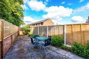 Apartment | Terrace/patio - 82 Richmond Road (Crewe)