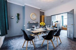 Apartment | Living area