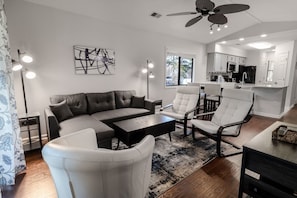 Condo, 2 Bedrooms | Living area