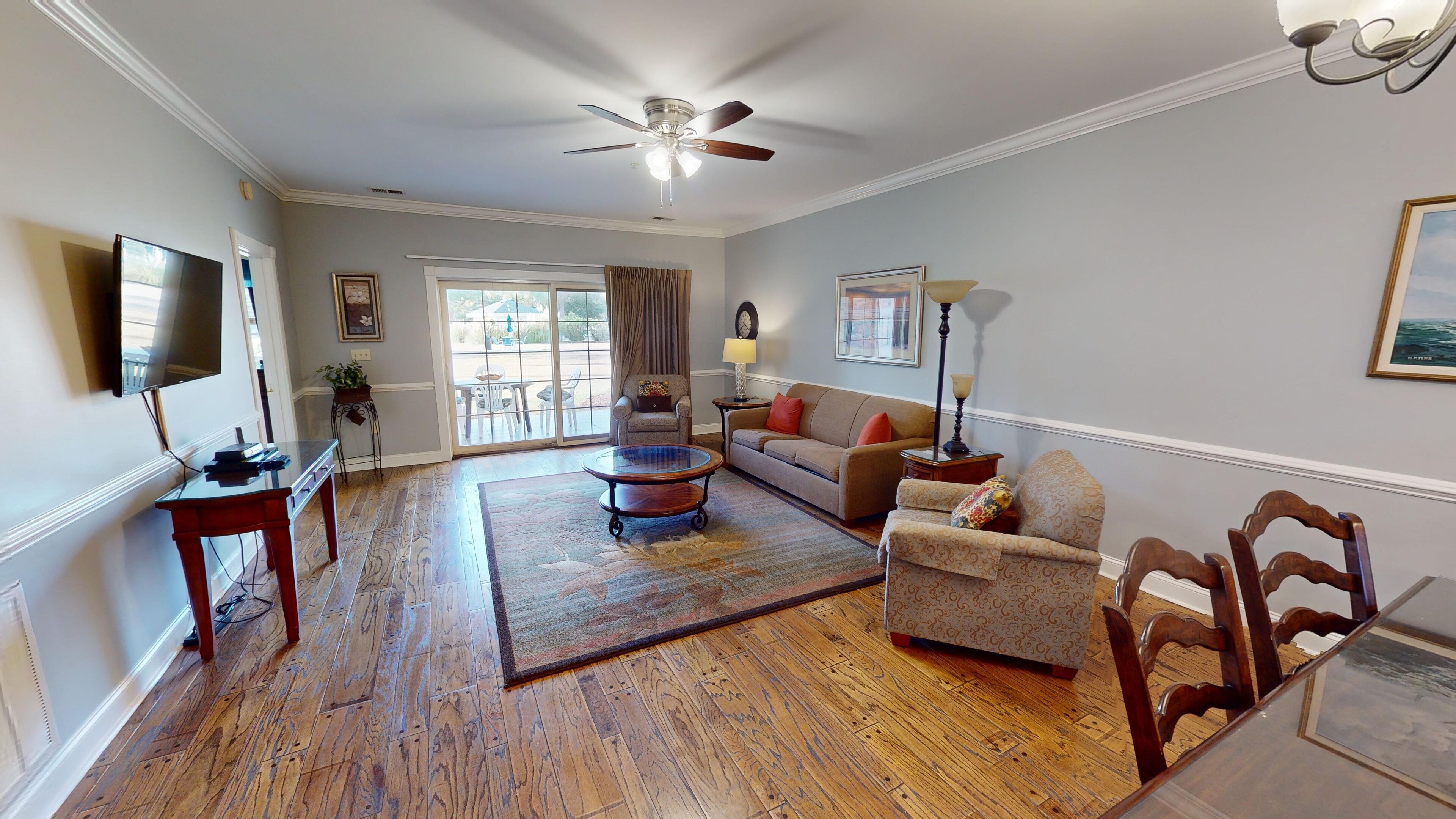 Condo, 2 Bedrooms | Living area