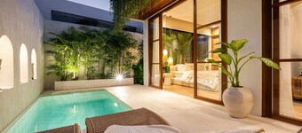 Luxury Tropical Private Villa (Canggu)