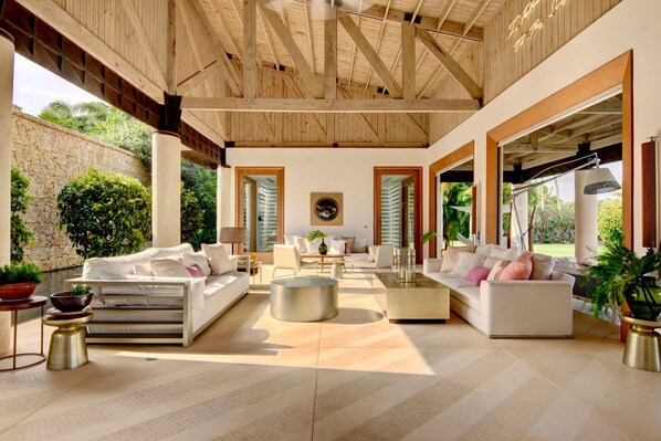 Villa | 6 bedrooms, Internet