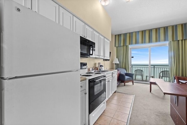 Condo, 1 Bedroom | Private kitchen