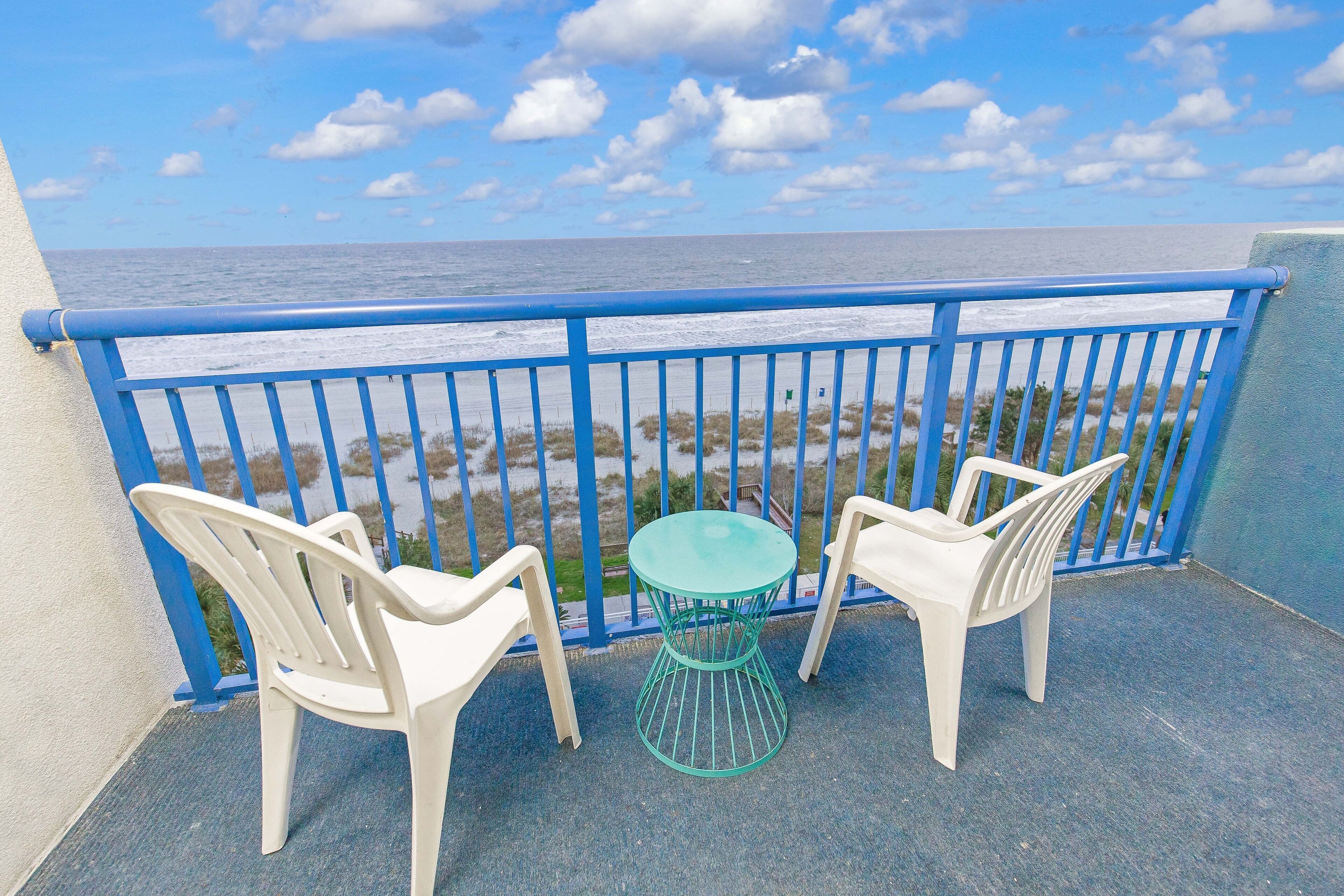 Condo, 2 Bedrooms | Property grounds