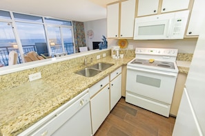 Condo, 2 Bedrooms | Private kitchen