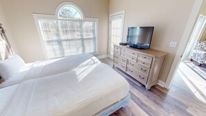 Condo, 2 Bedrooms