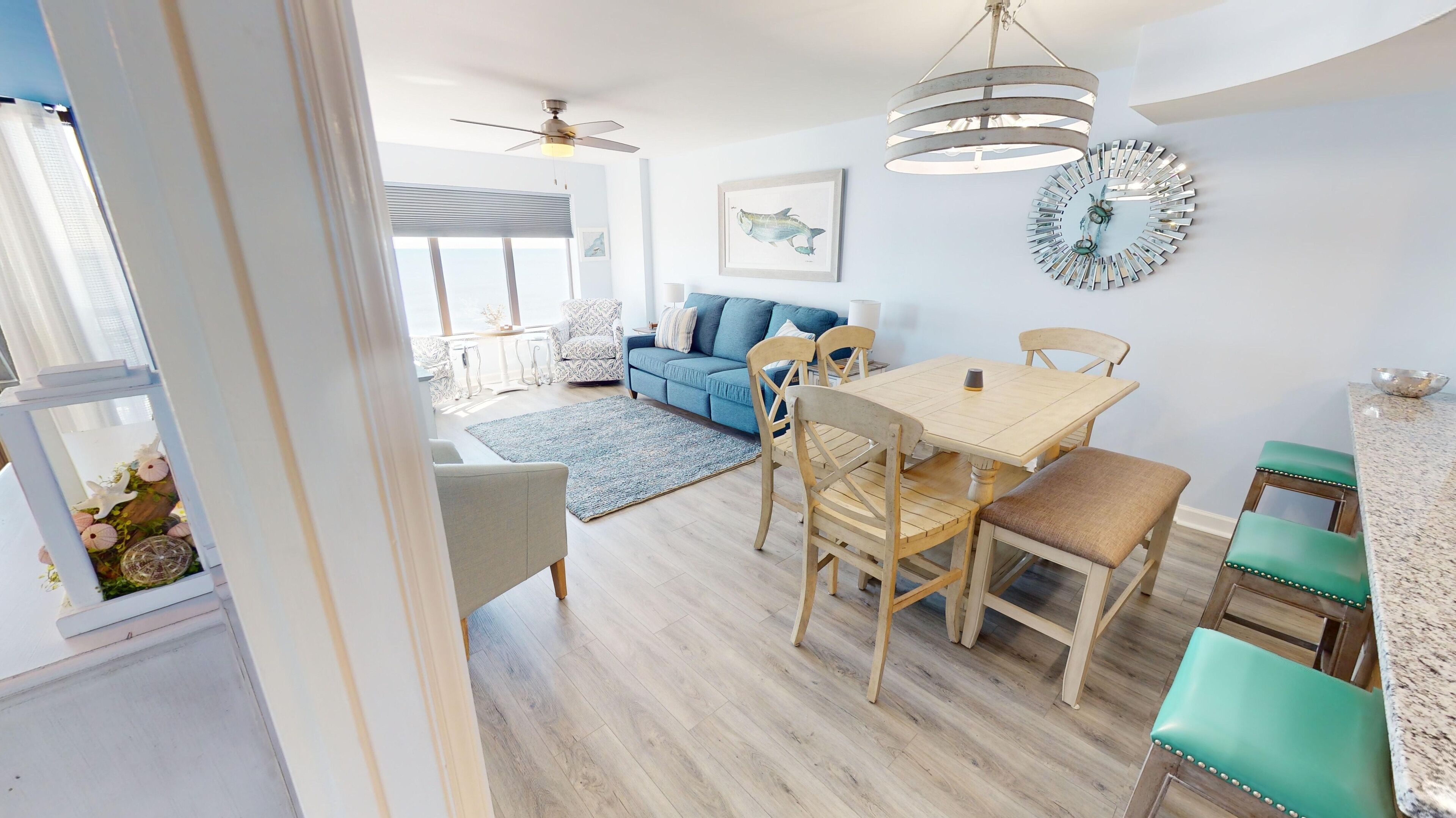 Condo, 3 Bedrooms | Living area