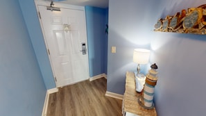 Condo, 3 Bedrooms | Interior