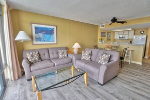 Condo, 2 Bedrooms | Living area