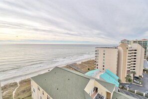 Condo, 2 Bedrooms | Exterior