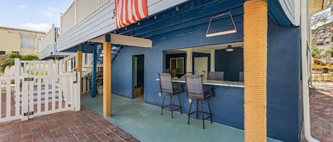 House, 4 Bedrooms | Terrace/patio