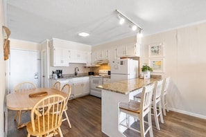 Condo, 2 Bedrooms | Private kitchen