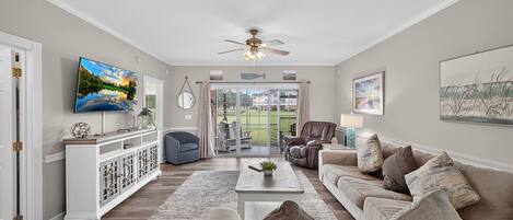 Condo, 3 Bedrooms | Living area